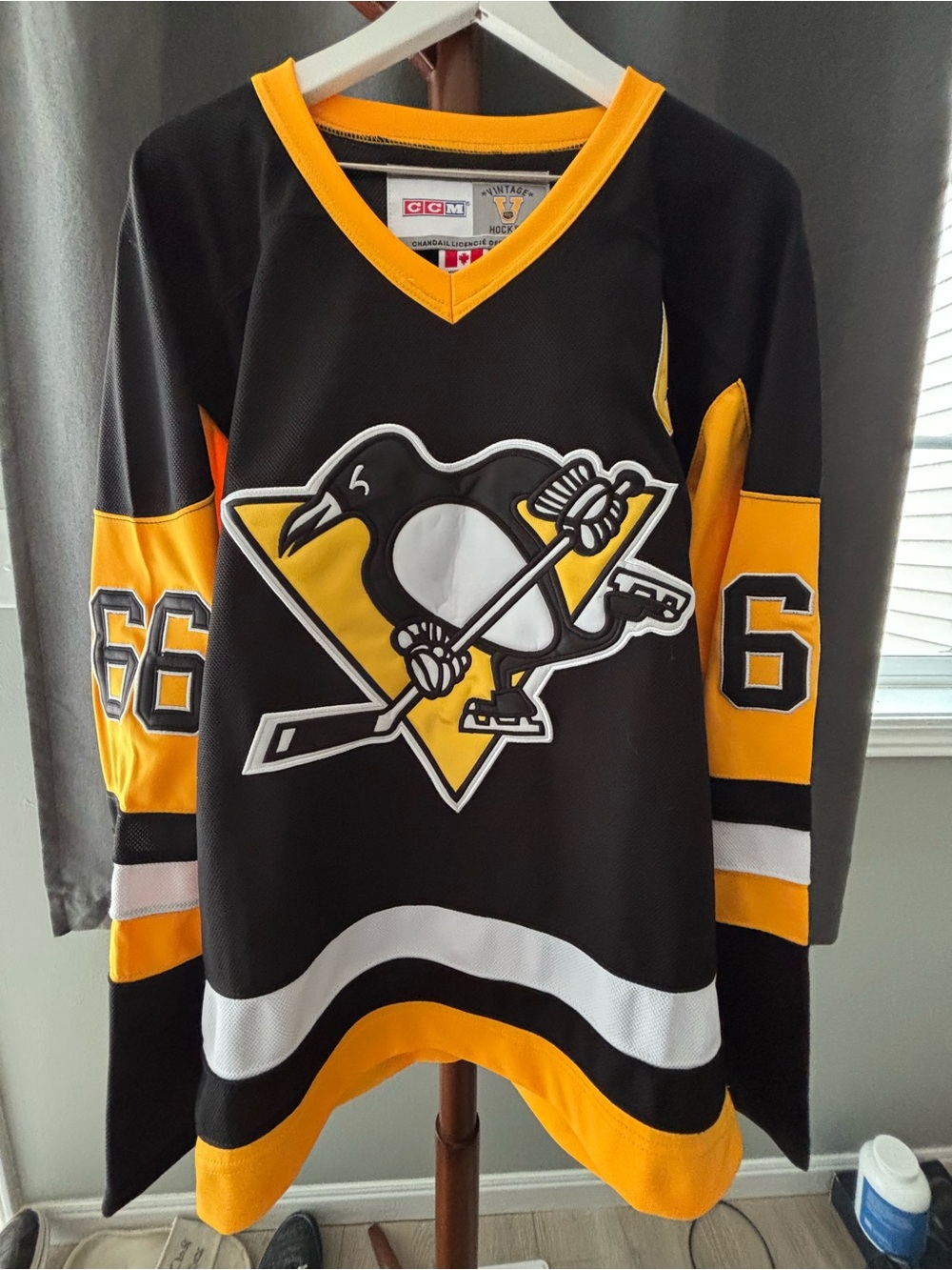 CCM Pittsburgh Penguins Mario Lemieux #66 Hockey Jersey Size 48